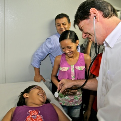 Cid Gomes inaugura quarta unidade UPA 24h em Fortaleza
