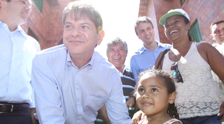 Rio Maranguapinho: 324 famílias recebem novas moradias