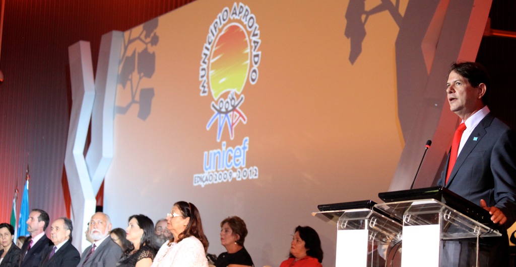 Unicef: Cid Gomes assina pacto nacional para criança e adolescente do Semiárido