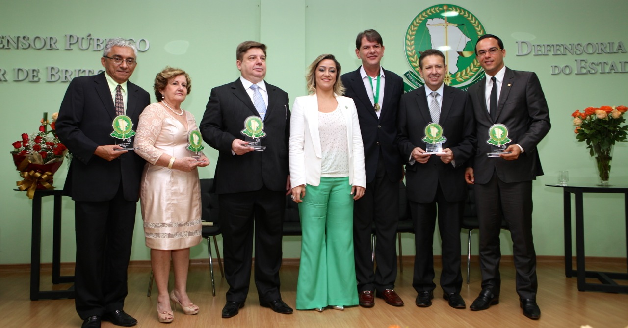 Defensoria Pública homenageia Governador Cid Gomes