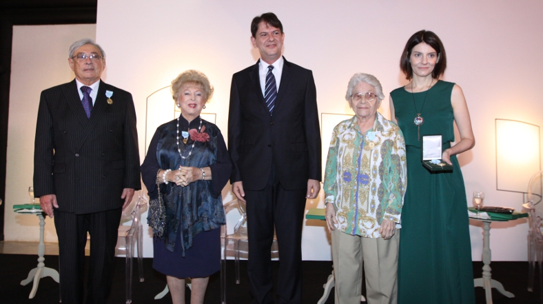 Medalha da Abolição é concedida a quatro personalidades cearenses