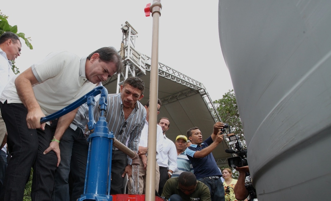 Programa Água para Todos: Inaugurada primeira cisterna de polietileno
