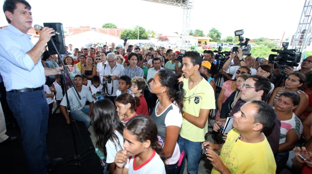 Cid Gomes inaugura 14º CEO Regional em Cascavel