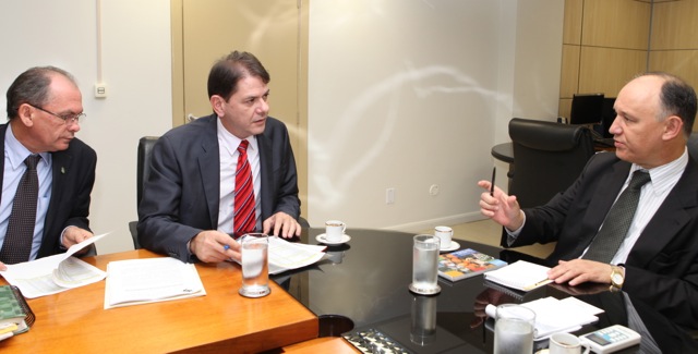 MDA: Cid Gomes apresenta proposta de desapropriação