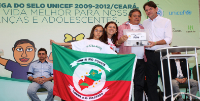Governador entrega 60 veículos aos municípios referência no Selo Unicef