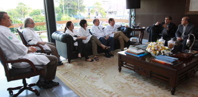 Governador em exercício recebe representantes da classe médica