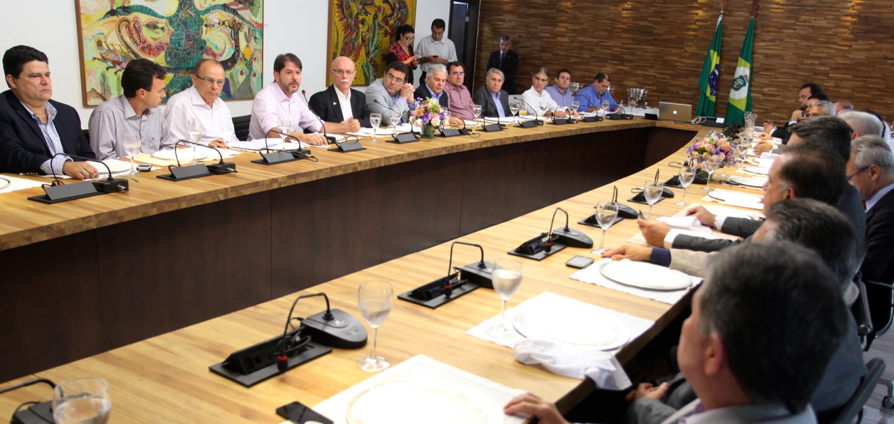 Governador assina mensagem que cria Código de Defesa do Contribuinte