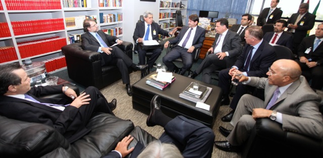 Cid Gomes e mais seis governadores se reúnem com ministros do STF