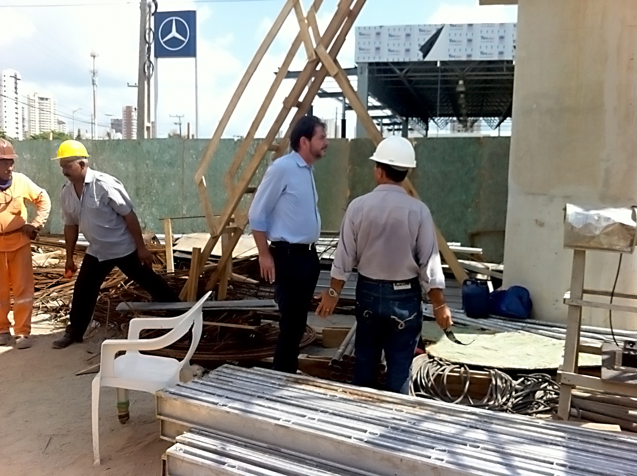 Cid Gomes visita obras do VLT ramal Parangaba-Mucuripe