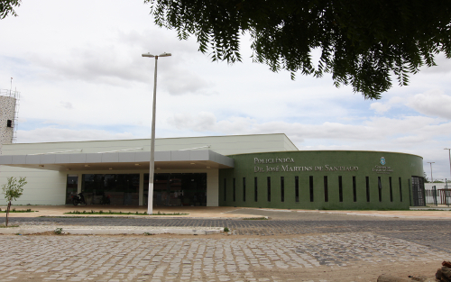 Governador inaugura 14ª policlínica regional, em Russas