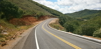 Governador Cid Gomes inaugura 27 km da CE-375