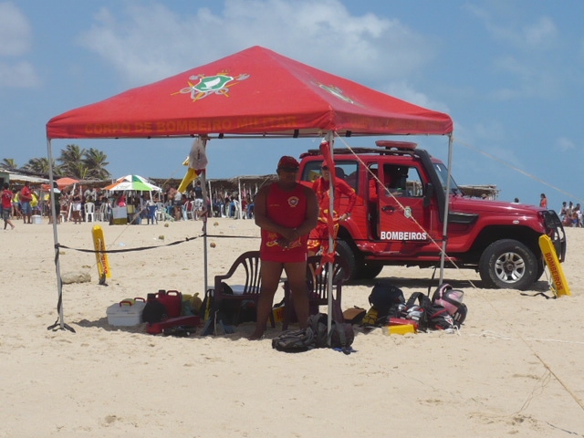 Bombeiros realizaram 456 resgates na Praia do Futuro em 2013