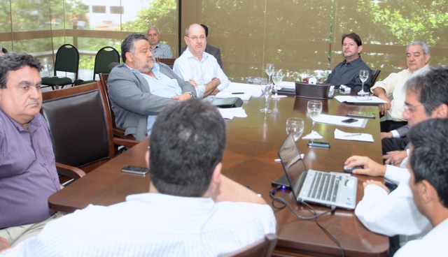 Refinaria Premium II: Cid Gomes se reúne com Petrobras