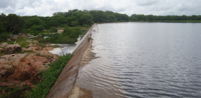 Chuvas das últimas 24 horas fazem a Barragem do Batalhão sangrar