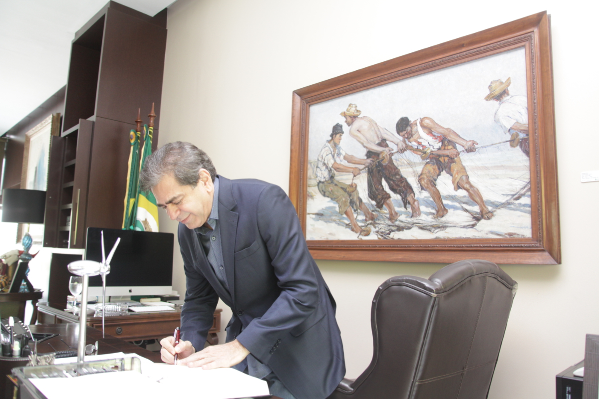 José Albuquerque assume Governo do Estado interinamente