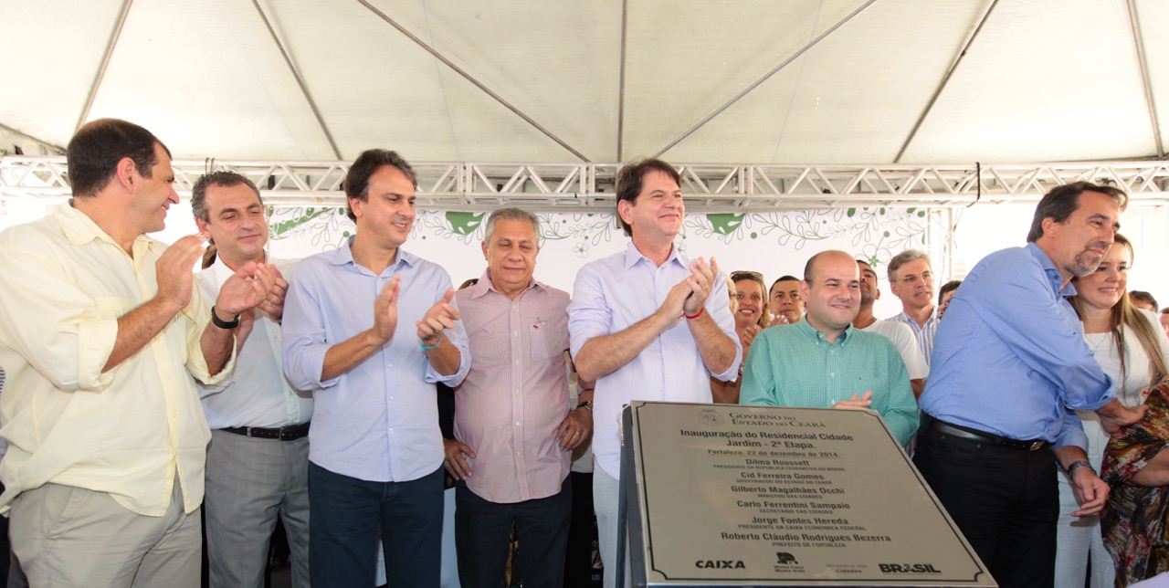 Cid Gomes entrega mais 400 unidades habitacionais do Residencial Cidade Jardim