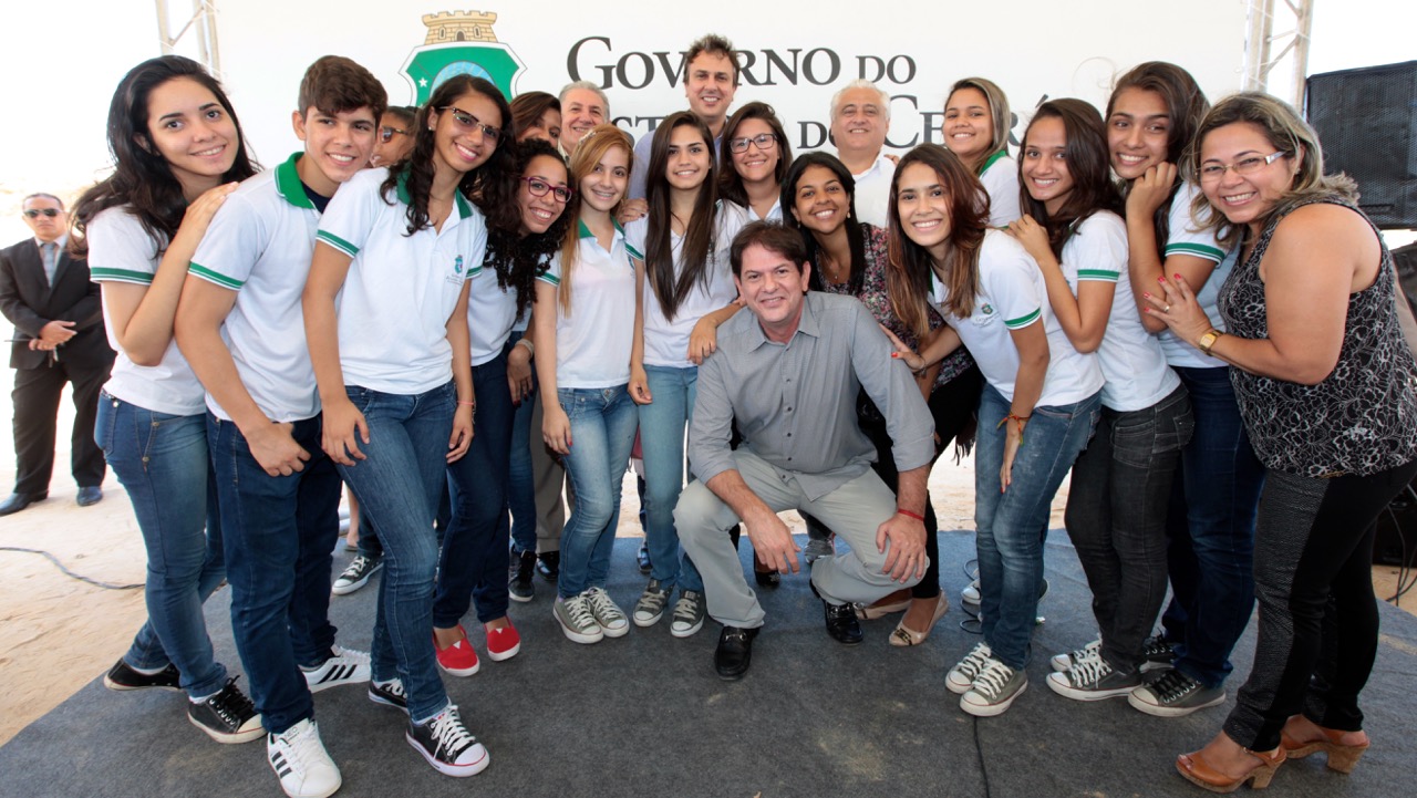 Cid Gomes visita obras da Fiocruz no Ceará