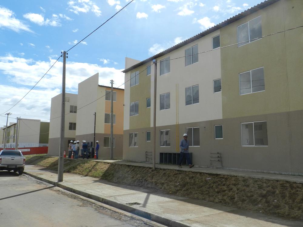 Cid Gomes entrega 700 unidades habitacionais em Sobral