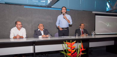 ˜Eu não vou abrir mão de lutar para que a refinaria venha para o Ceará˜, diz Governador