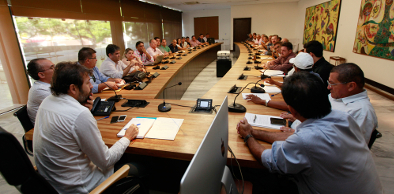 Governo do Estado recebe representantes de Jaguaretama
