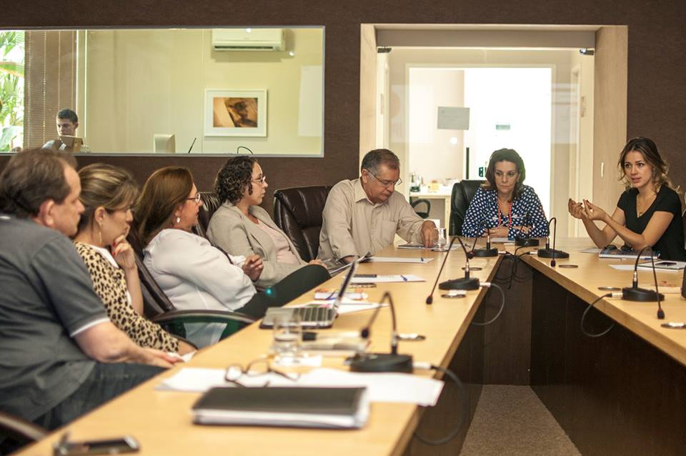 Primeira-Dama se reúne com UFC e Iprede em prol da infância no Ceará