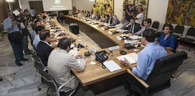 Na primeira reunião com secretários, governador anuncia cortes de custeio para 2015