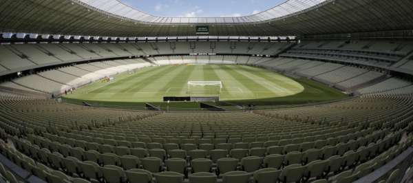 Com pausa nos jogos, Arena Castelão reforça manutenção do gramado