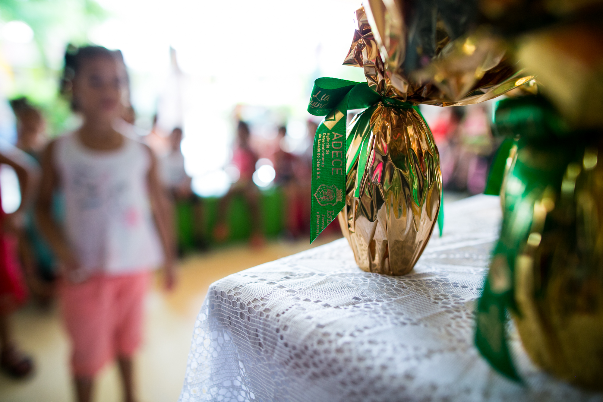 Páscoa: crianças do abrigo Tia Júlia e da Casa Abrigo recebem ovos feitos com cacau cearense