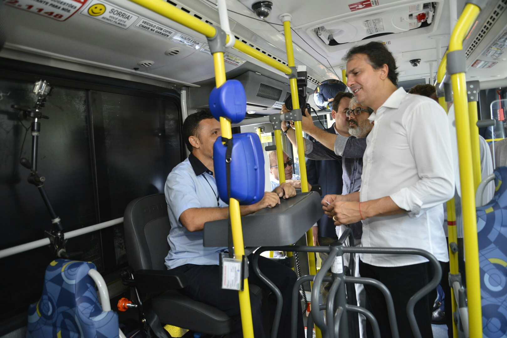 Moradores da RMF e do Cariri ganham ônibus mais equipados