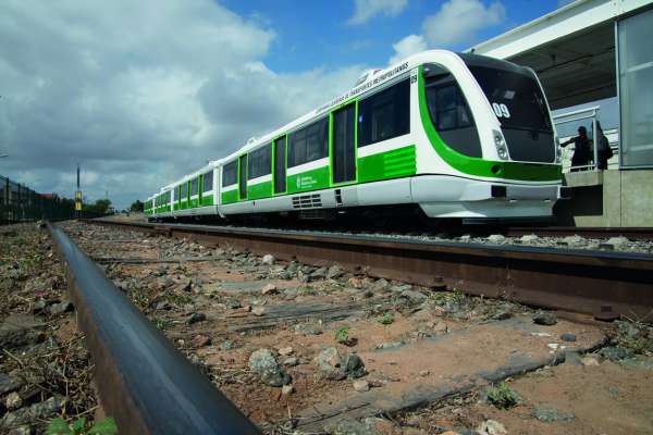 Governo do Ceará assegura direito das famílias que ocupam área impactada pela obra do VLT em Fortaleza