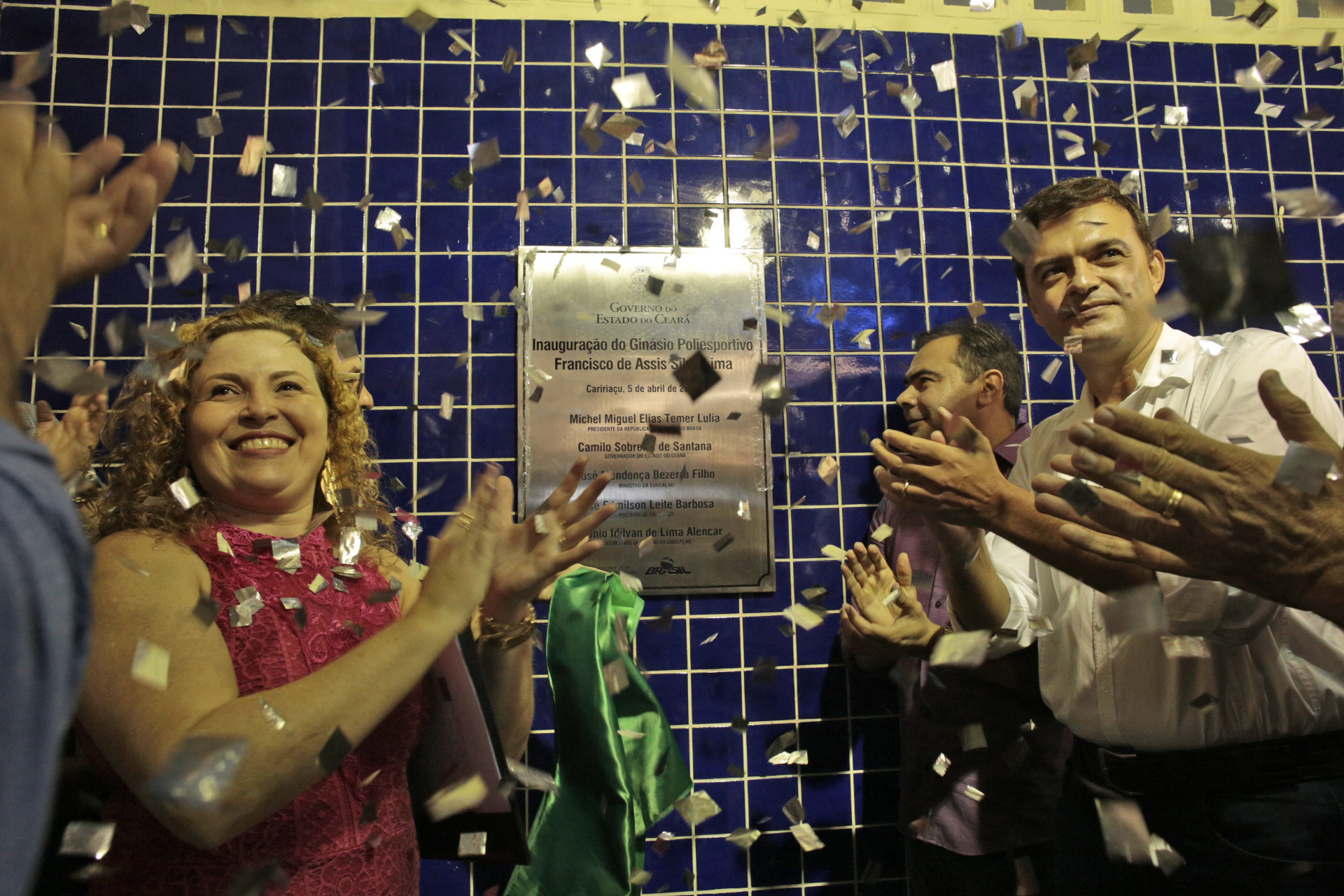 Governo do Ceará entrega dois ginásios poliesportivos na Região do Cariri