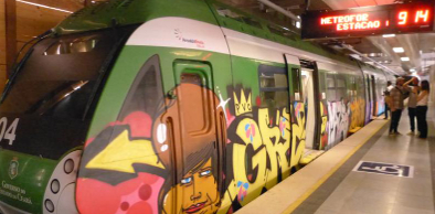 Artistas apresentam resultado de intervenções em grafitagem nos trens urbanos de Fortaleza