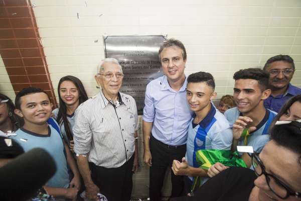 Educação: governador entrega escola de Ensino Médio em Paramoti
