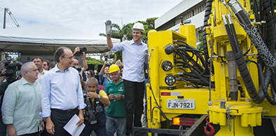 Segurança hídrica: Governo reforça programa de perfuração de poços com entrega de duas novas máquinas