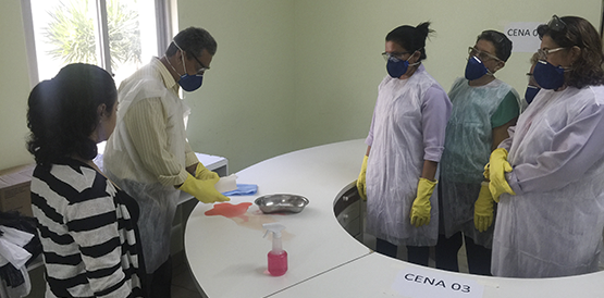 Hospital César Cals atualiza profissionais em higienização hospitalar