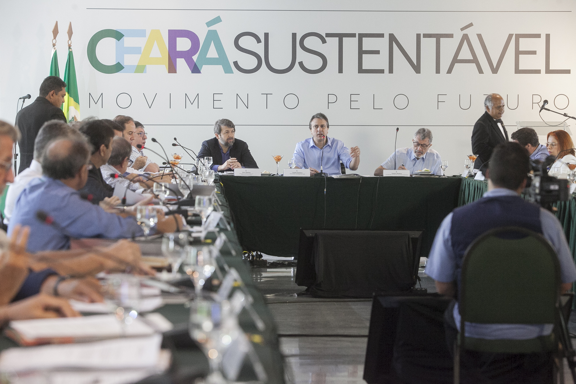 Governador reúne secretários e representantes ligados ao meio ambiente