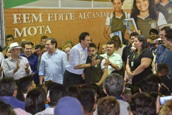 Governo do Ceará entrega nova sede de escola de ensino médio em General Sampaio