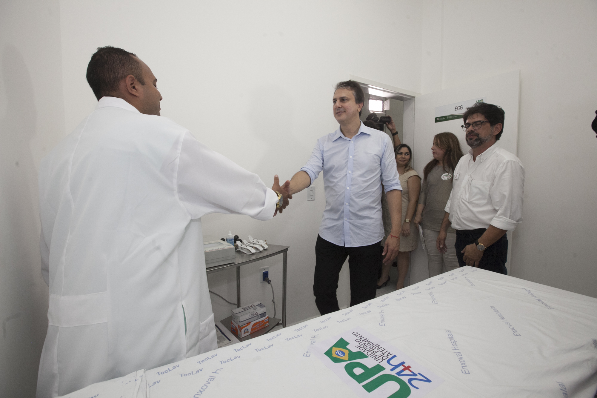 Governo do Ceará e Prefeitura de Caucaia entregam maior UPA do Estado