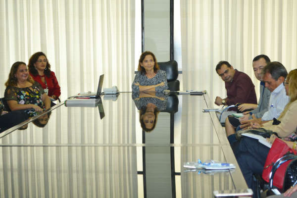 Vice-governadora assina acordo para implantação de células de mediação escolar nos municípios