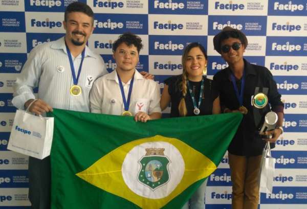 Crato: alunos da EEEP conquistam 1º lugar na categoria Linguística, Letras e Artes da Feira Nordestina