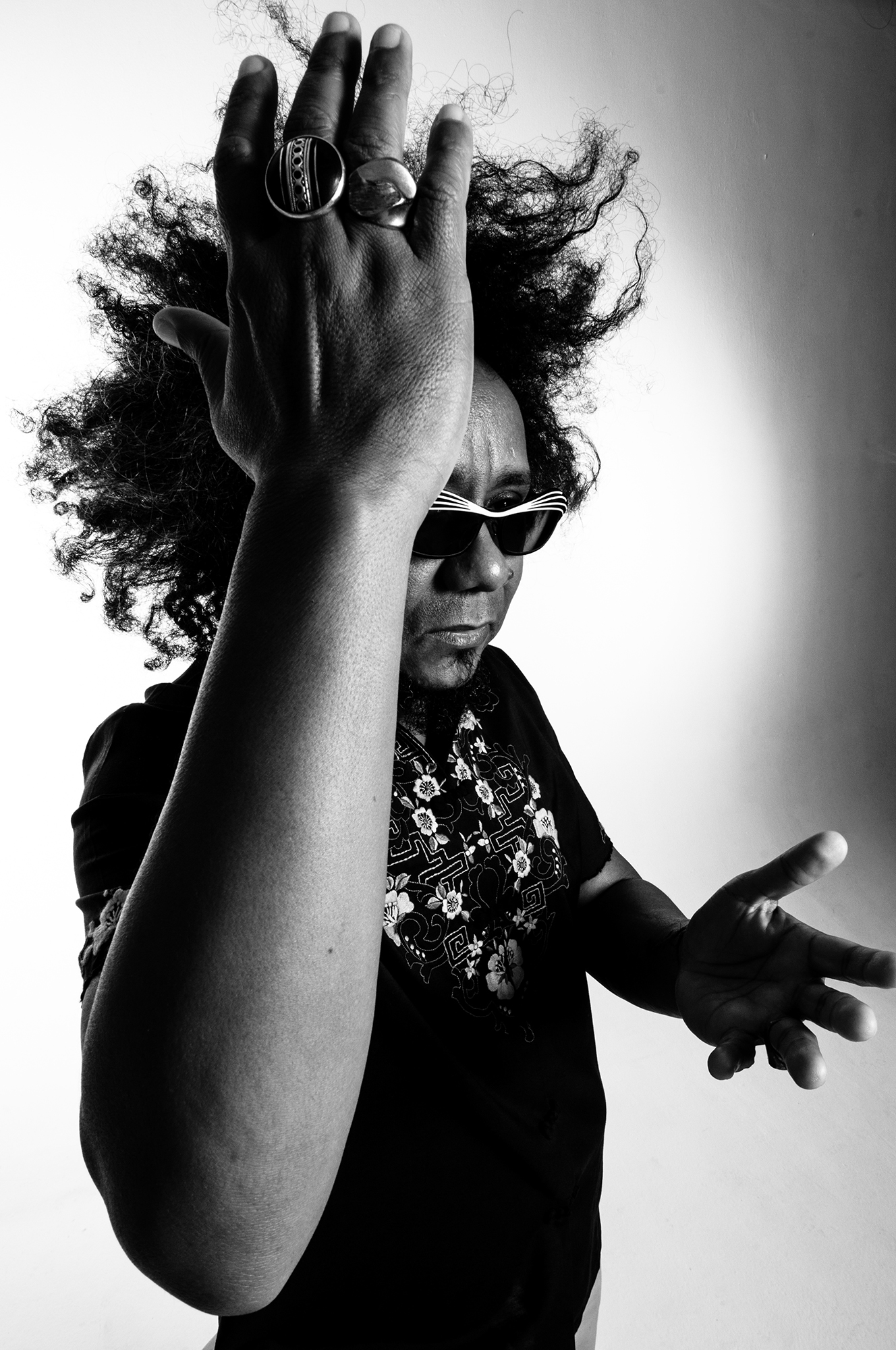 Chico César apresenta show “Em Estado de Poesia” em sessão única no dia 26 de novembro no Cineteatro São Luiz