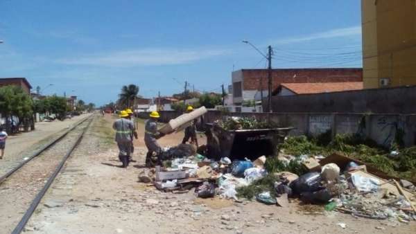 Metrofor retira mais de mil toneladas de lixo das vias de trem em Fortaleza