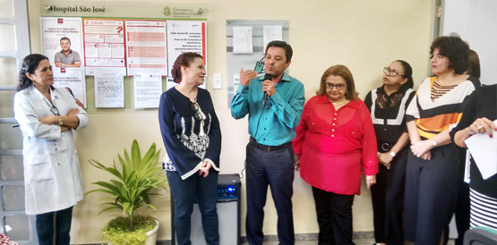 Pacientes comemoram melhorias em serviço do Hospital São José