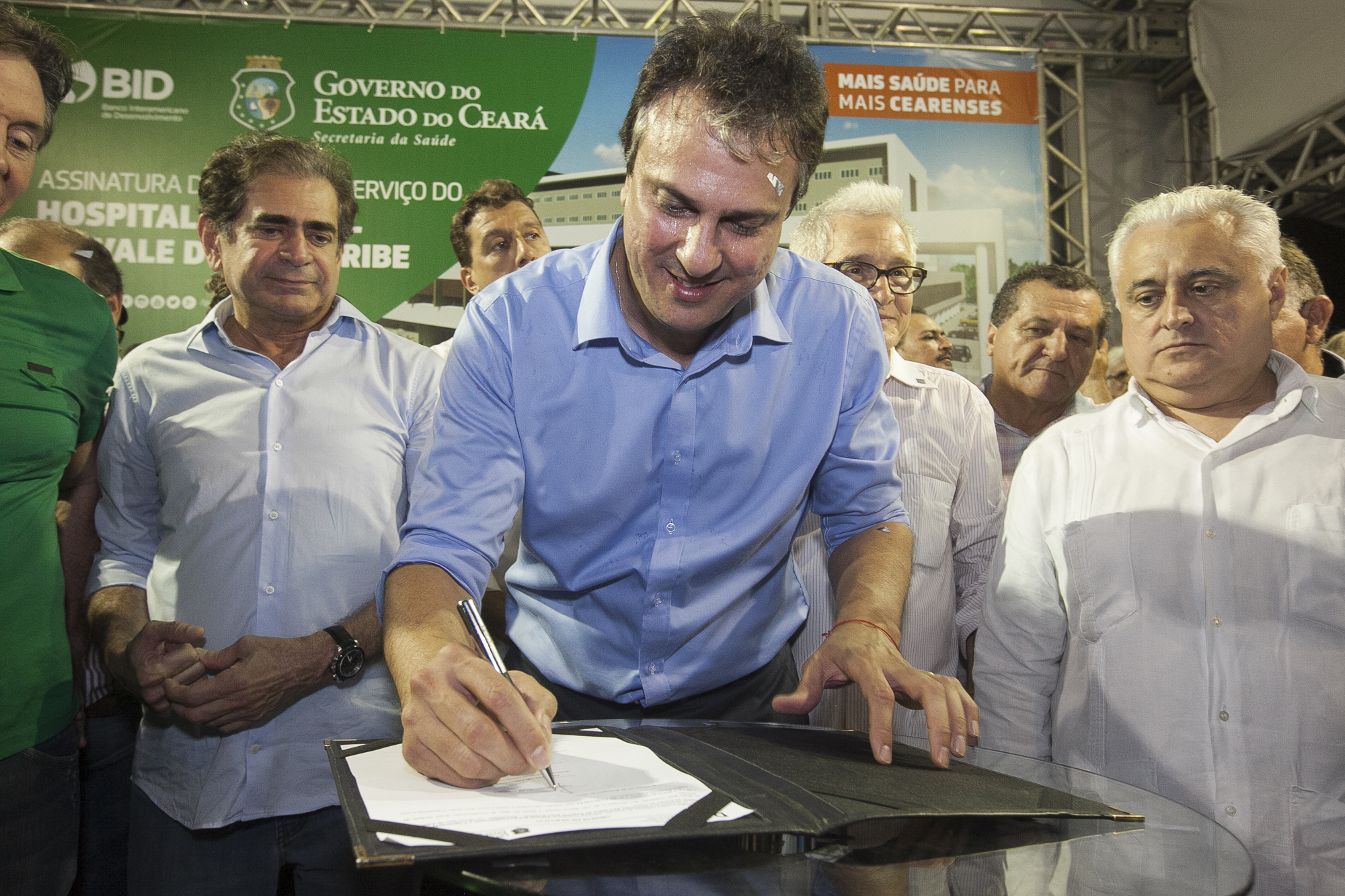 Governo do Ceará autoriza mais de R$ 121 milhões de investimentos em saúde e esporte em Limoeiro do Norte