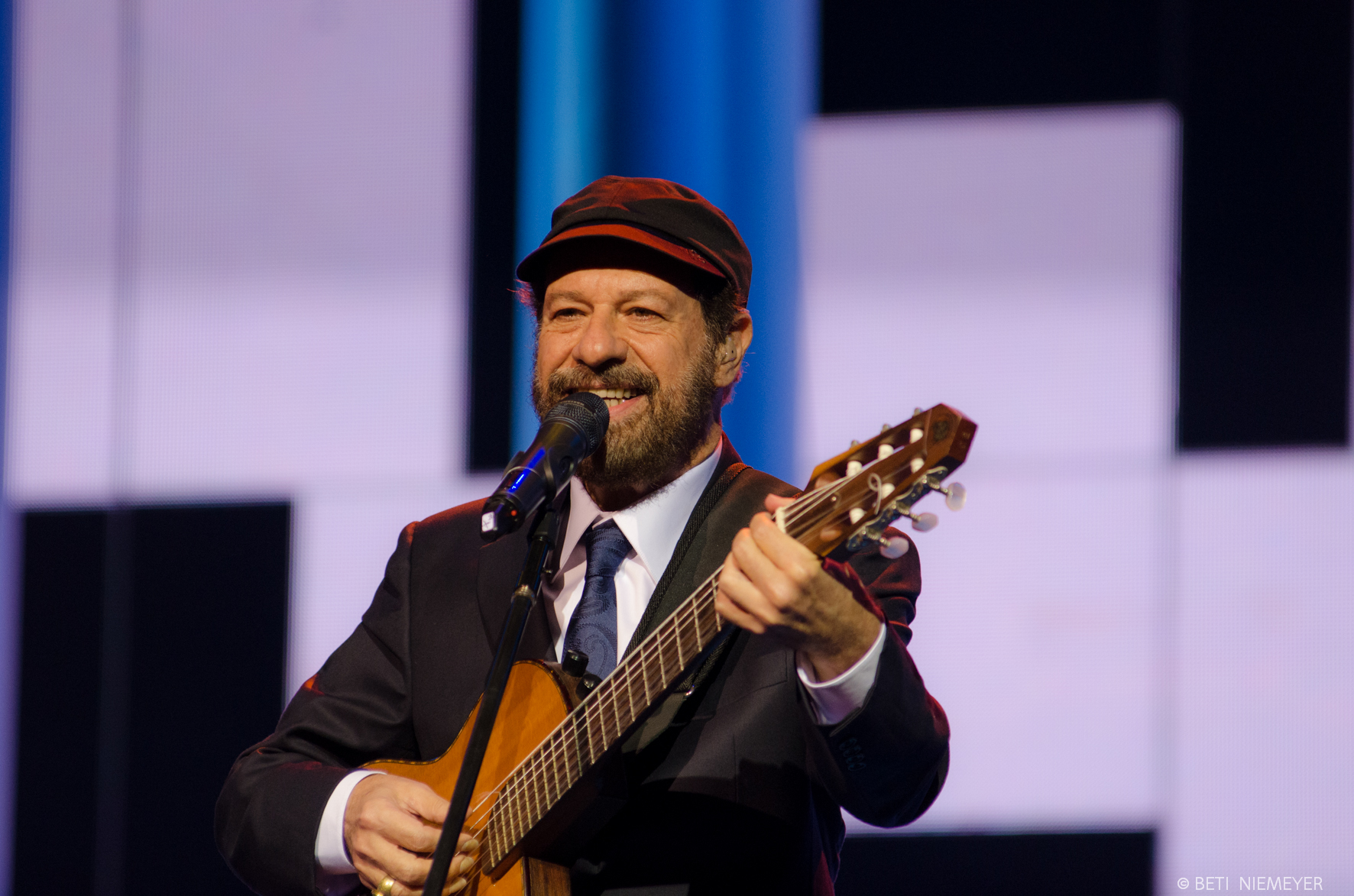 Cineteatro São Luiz recebe João Bosco em sessão única no dia 17 de dezembro