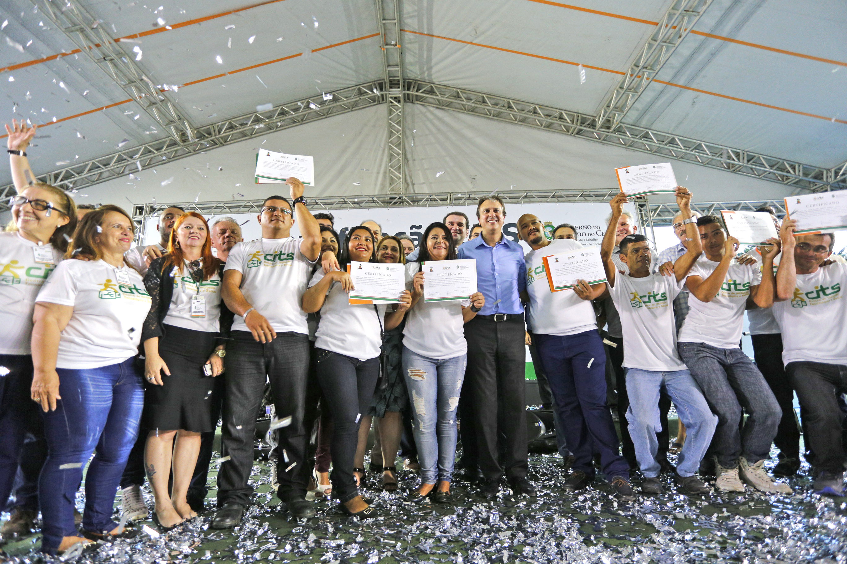 Governo do Ceará forma 1.495 novos profissionais