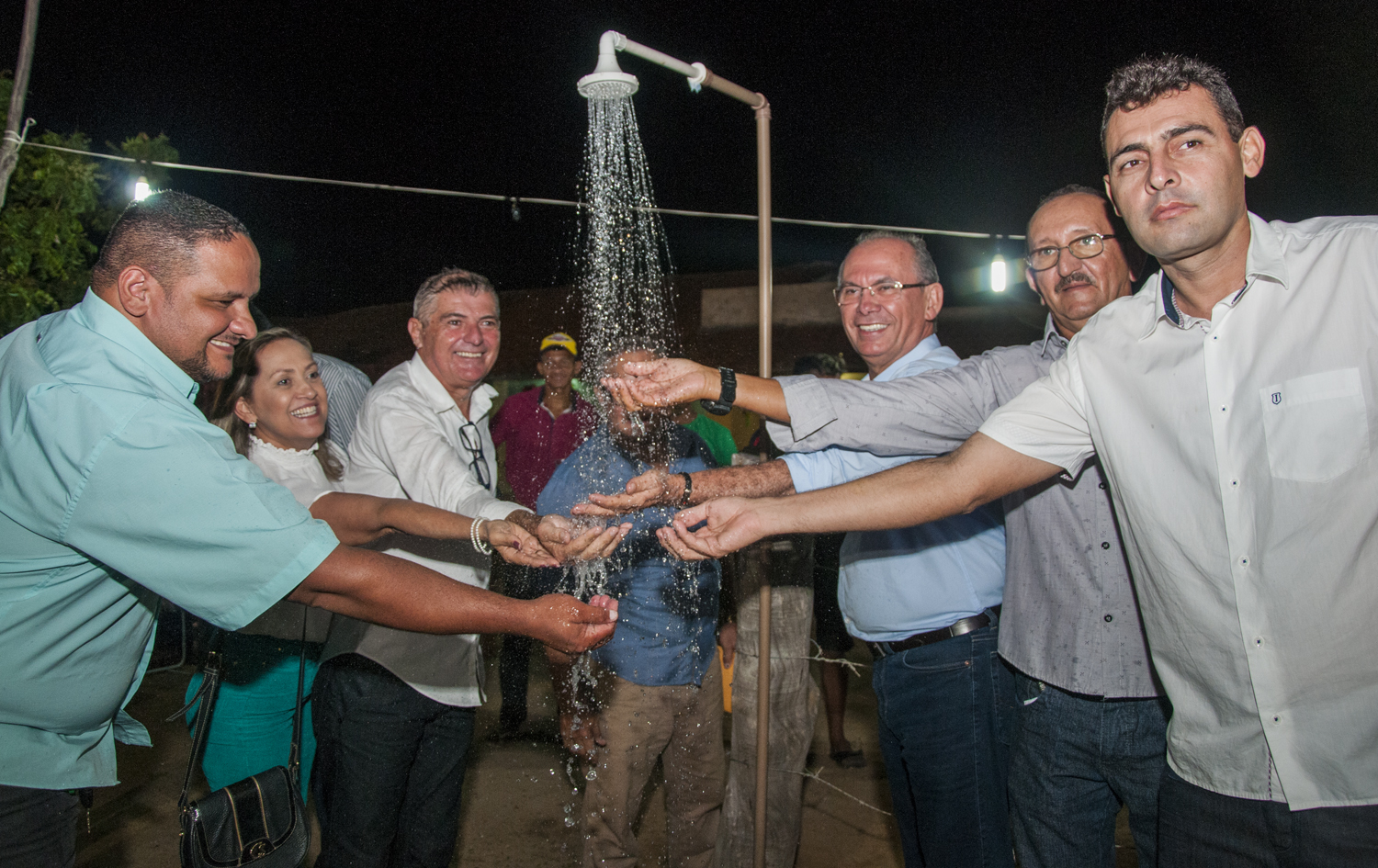 Sertão Central: Governo do Ceará leva água e saneamento básico para Choró