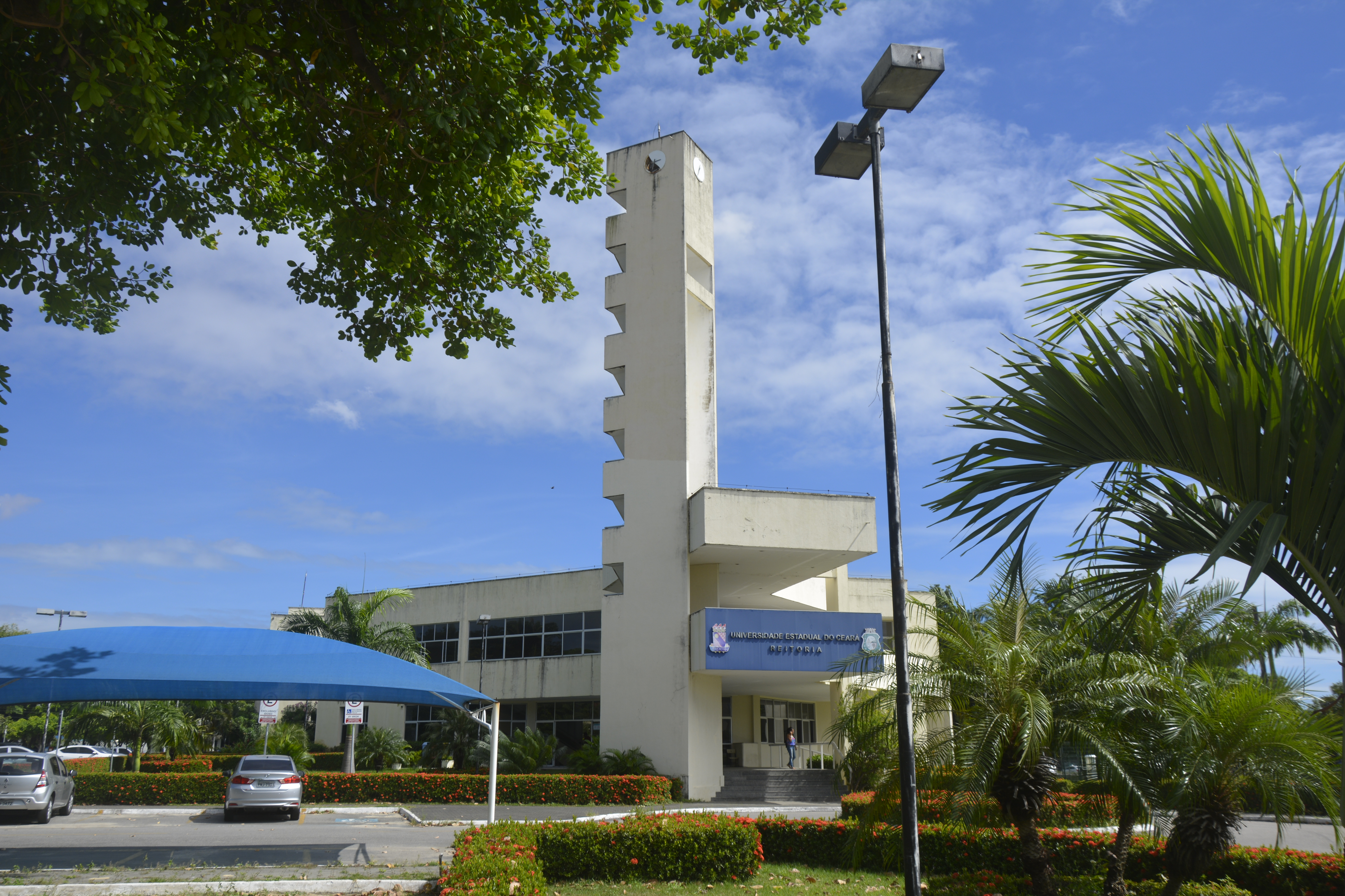 Uece abre inscrições para quatro cursos de idiomas