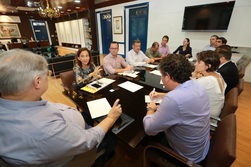 Izolda Cela debate ações de prevenção à violência com vice-prefeito de Fortaleza