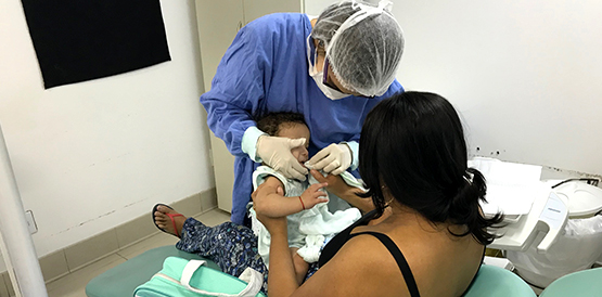 Cuidados com saúde bucal devem começar antes da dentição